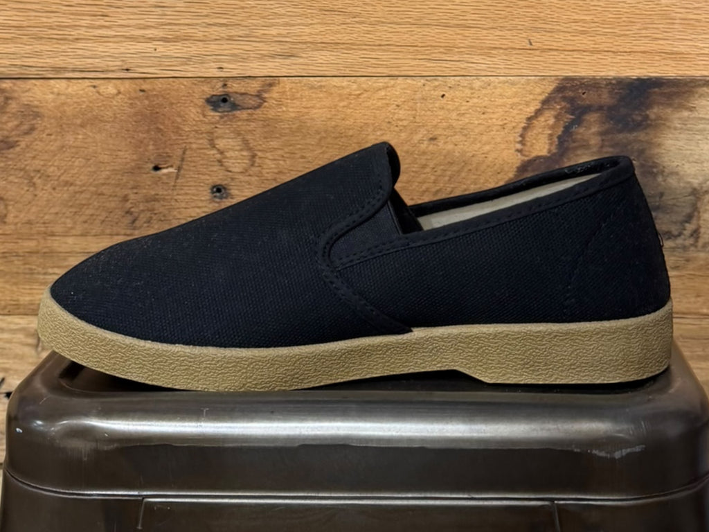 WINO SLIP ON