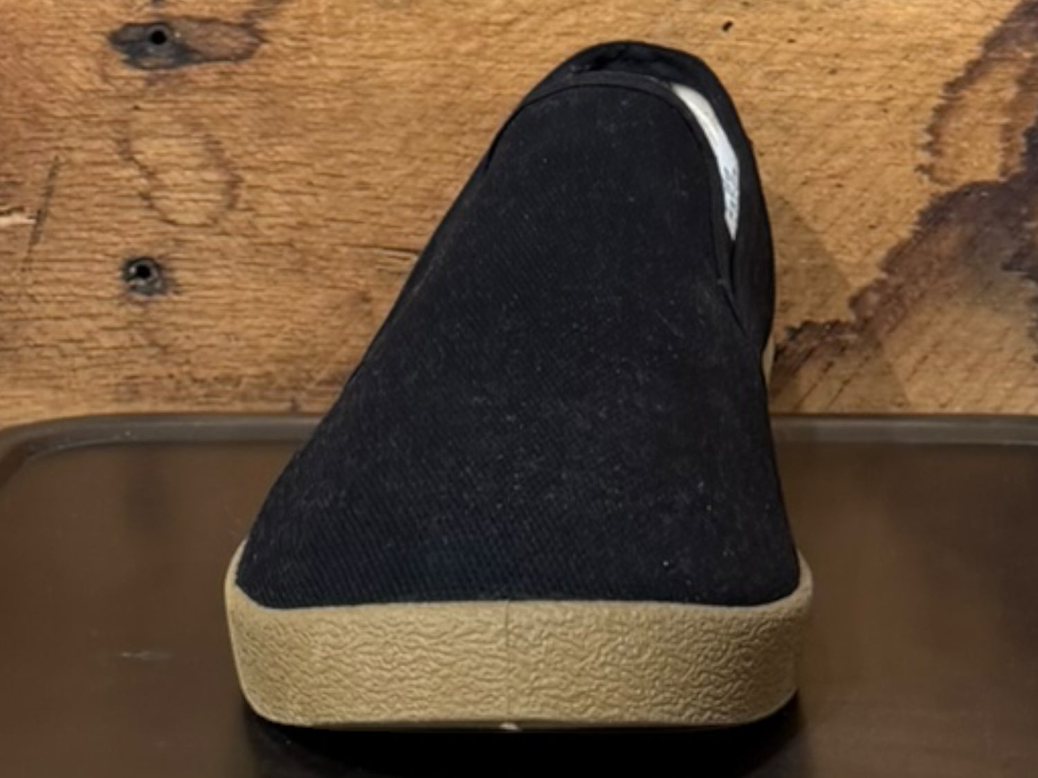 WINO SLIP ON