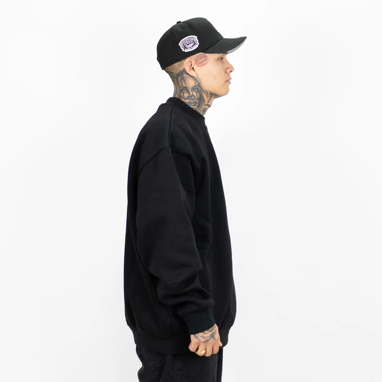 HEAVYWEIGHT CREWNECK
