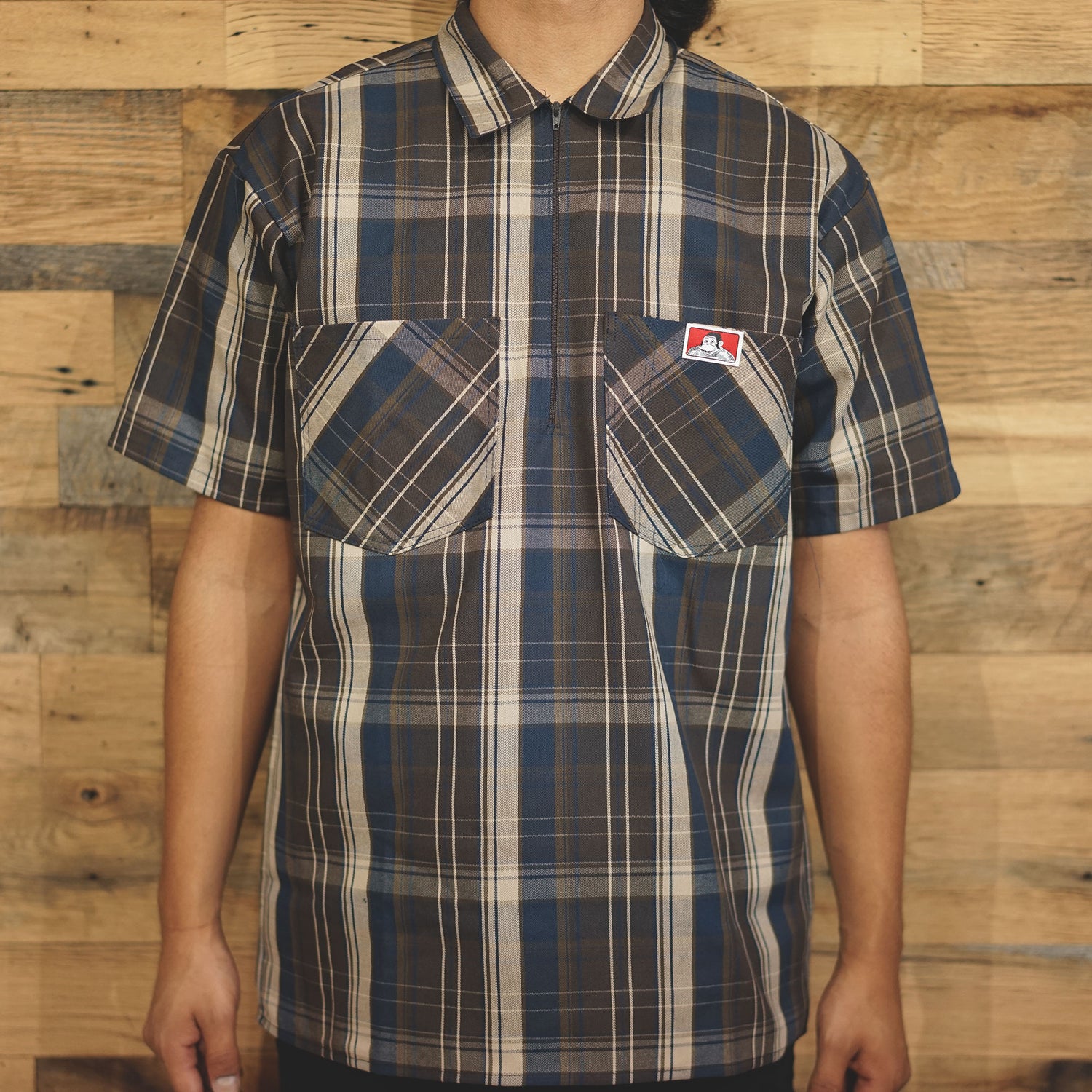 1/2 ZIPPER SHORT SLEEVE PLAID